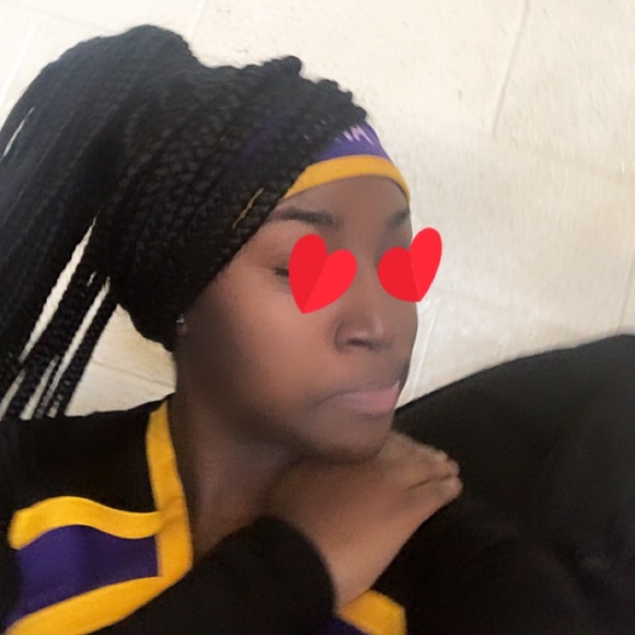 Meet your Posher, Madison - Picture 5 of 6